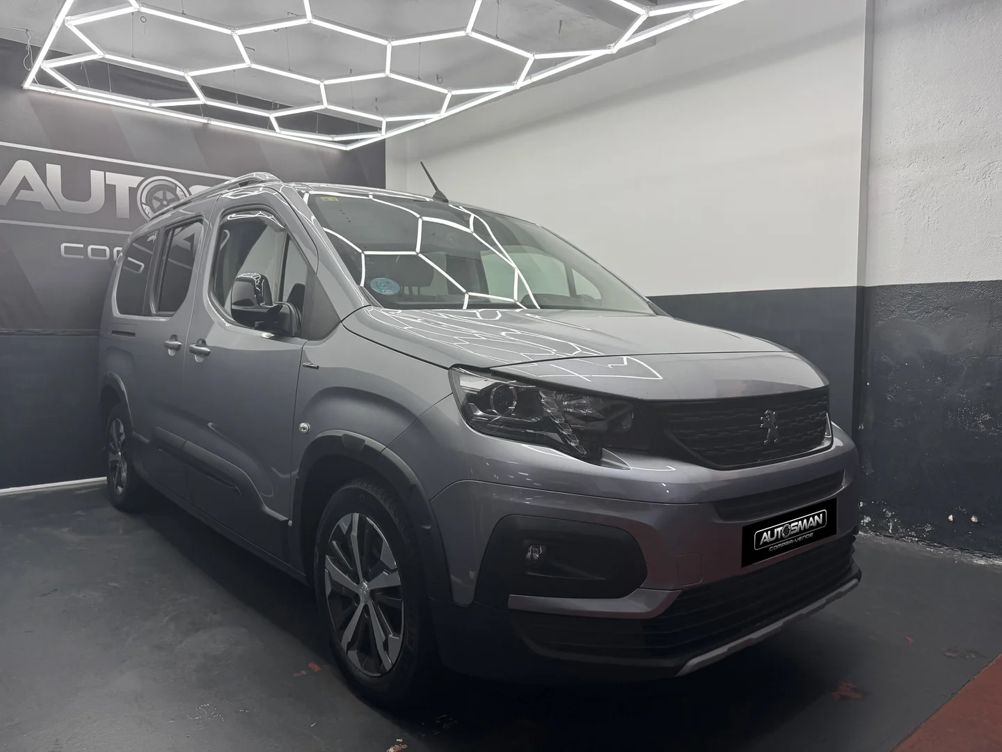 PEUGEOT Rifter GT Line Standard BlueHDi EAT8 2020 Diésel Gris - Motor